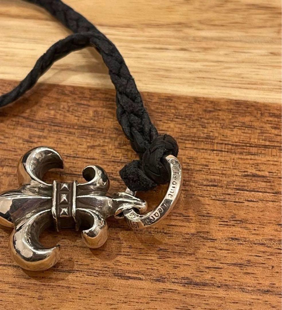 あと少しで掲載終了しますクロムハーツ BSフレアペンダントタイニーレザーブレード