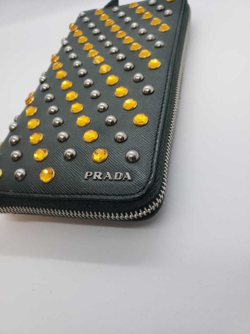 ★プラダPRADA★マルチスタッズストーンレザーウォレット★長財布ラウンドジップ