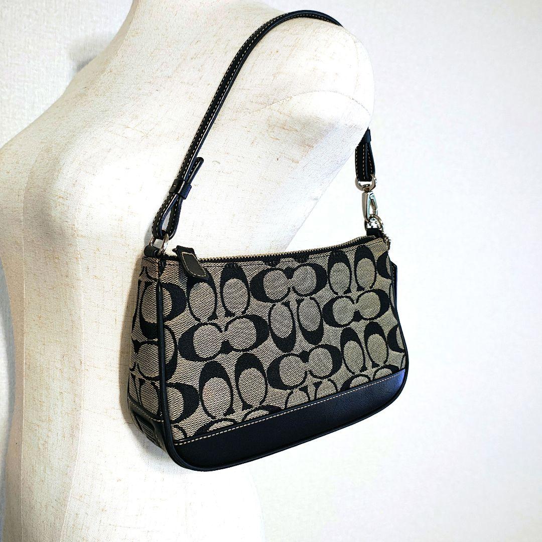 美品 COACH コーチ アクセサリーポーチ キャンバス 黒 シグネチャー