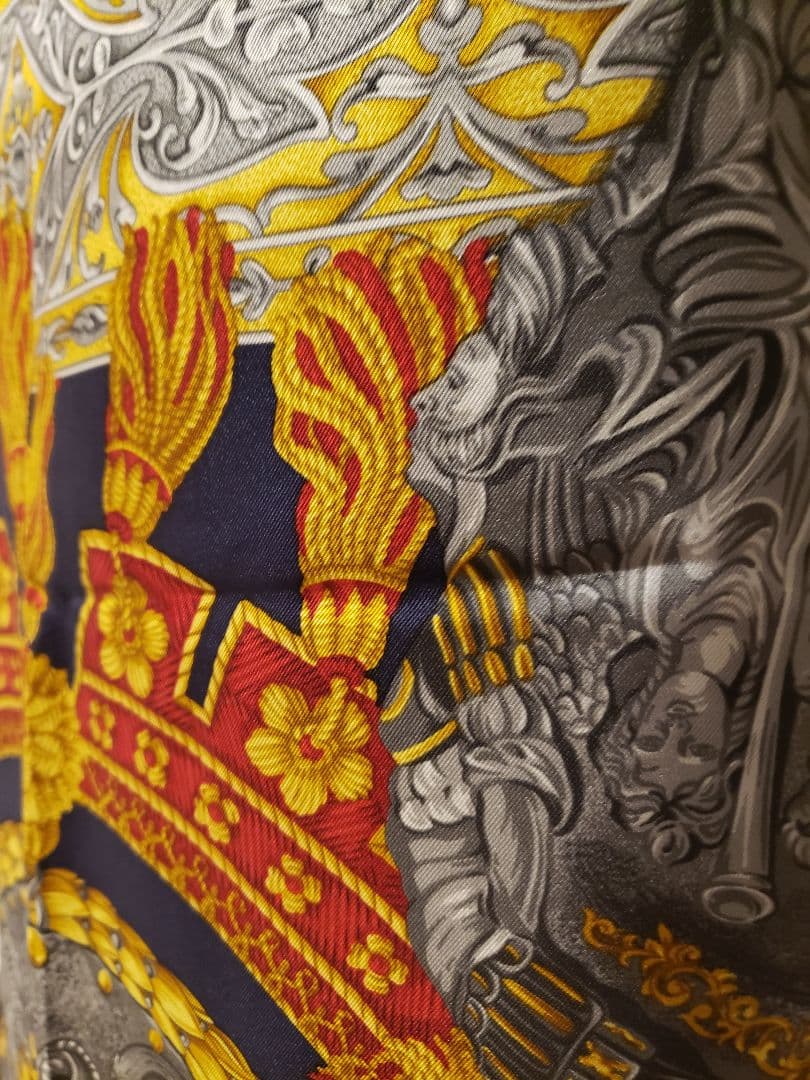 【美品】LOEWE 　ロエベ　ヴィンテージ　シルク100%　大判　イタリア製