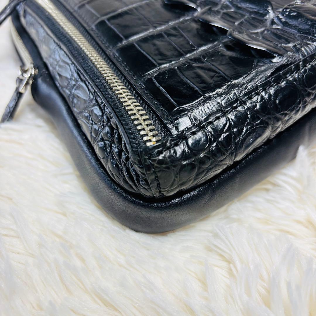 クロコダイル　ボディバッグ　レザー　マットクロコ　ブラック　斜め掛け　尾鰭　背鰭