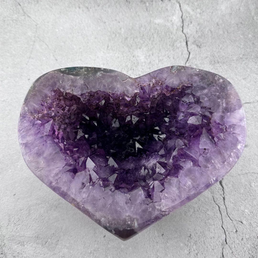 G-139ピンク紫色特大ハート型アメジストクラスター ドーム 原石 3.56kg
