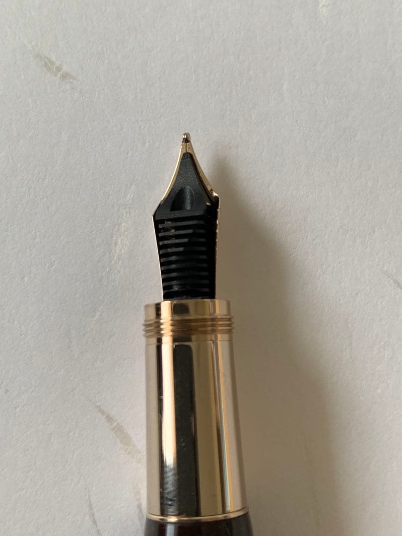 MONTBLANC ヘリテイジ ルージュ・エ・ノワール スネーク 万年筆