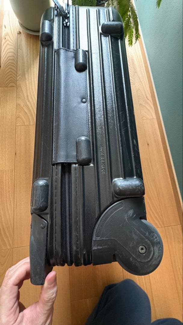 リモワ　サルサ　ブラック　キャリーケース　35L 2輪　機内持ち込み