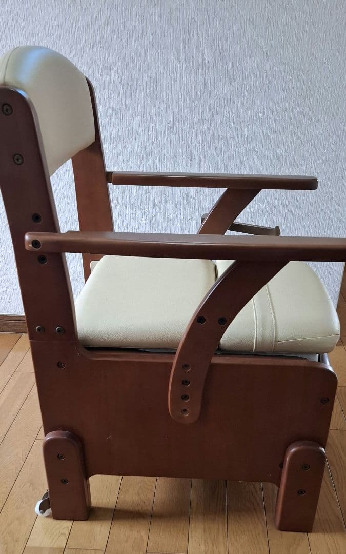 介護用椅子兼家具調トイレ 暖房付き 木製フレーム キャスター付き 『安寿』