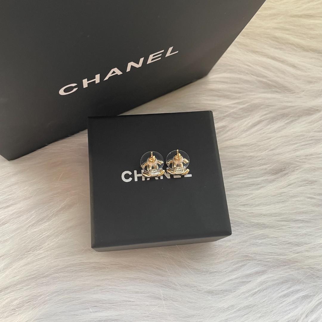 定番 CC ピアス ゴールド