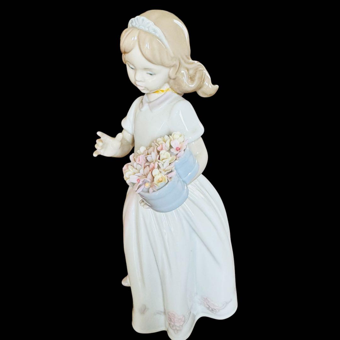 LLADRO リヤドロ　「大切なあなたへ」 フィギュリン　⚫︎高さ20.7cm