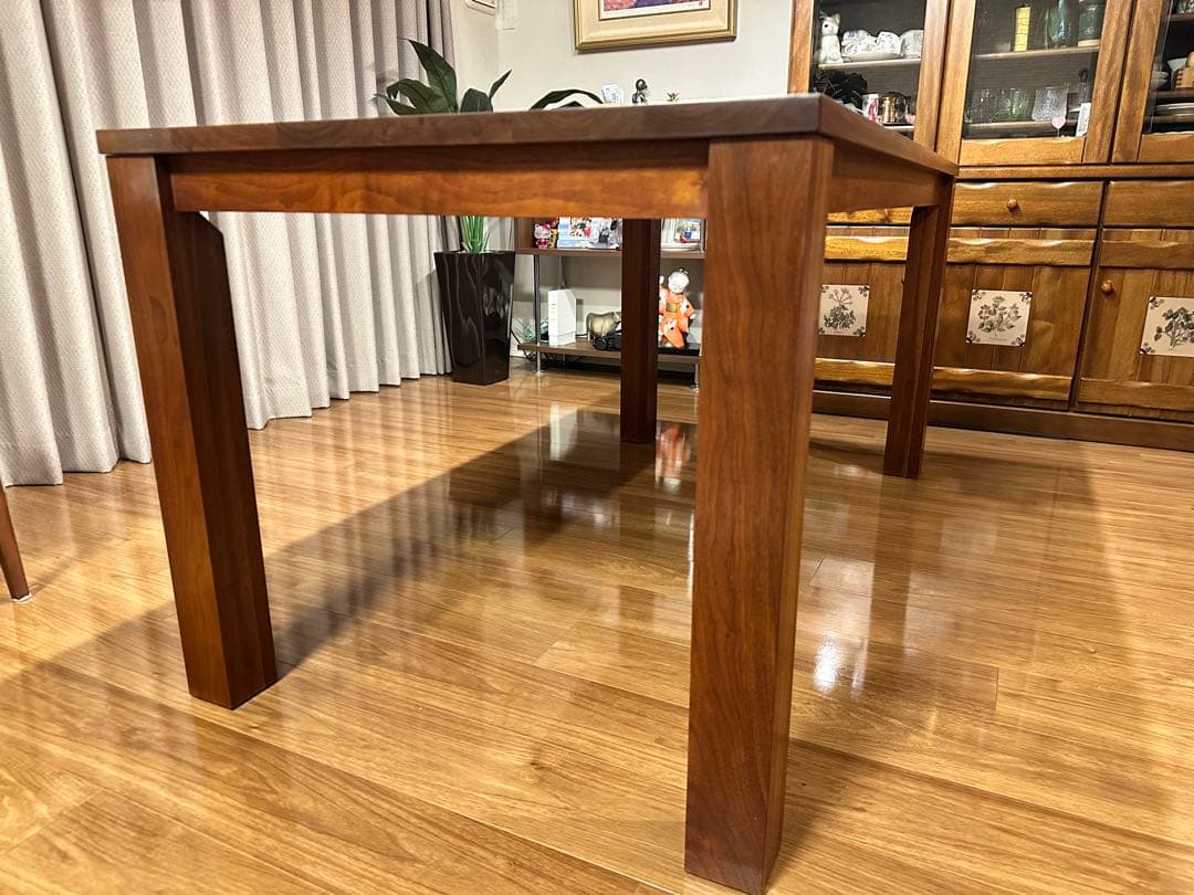 ACTUS ダイニングテーブルREN ウォールナット無垢材