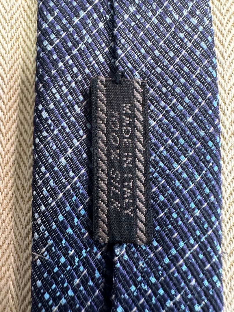 プラダ　ネイビー ネクタイ