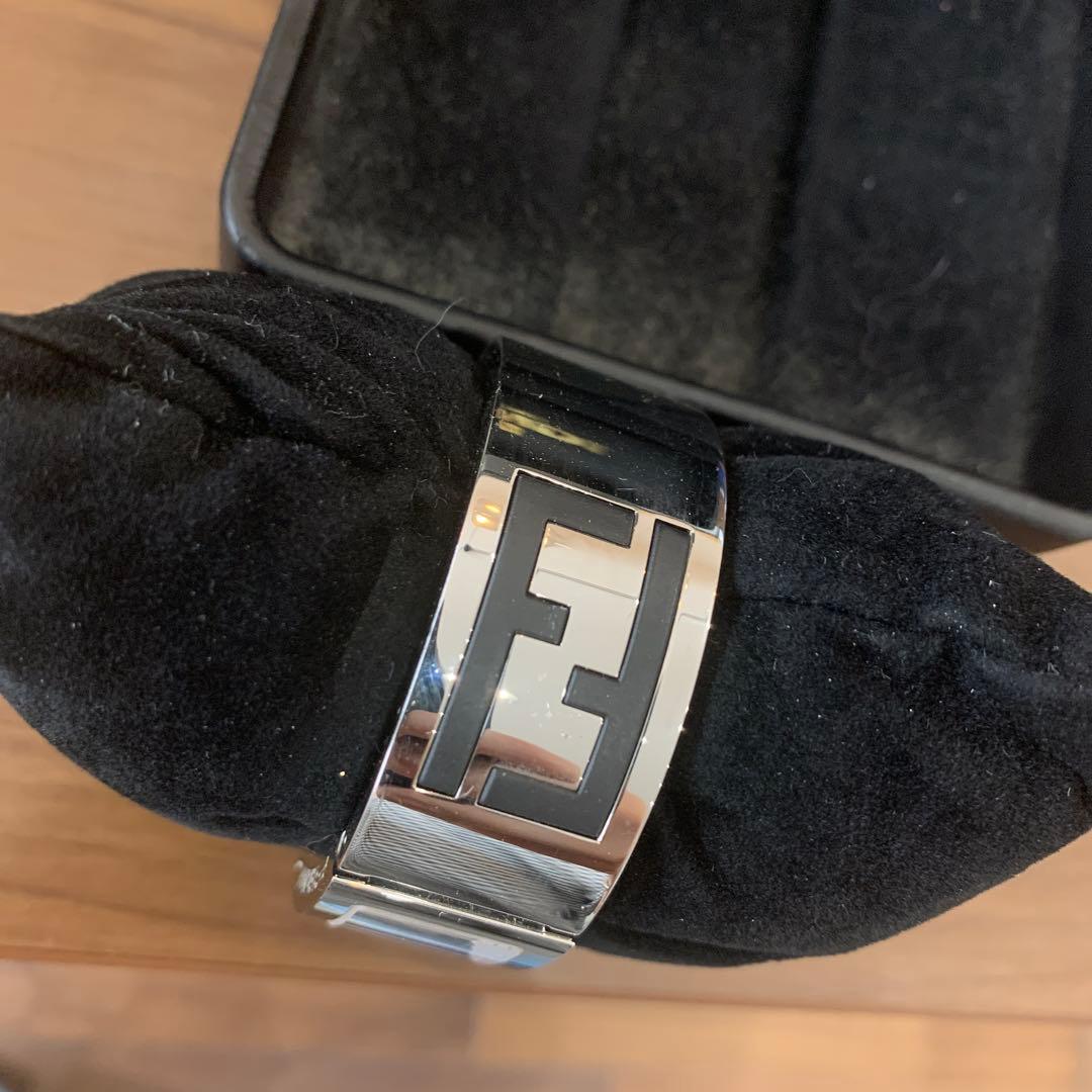 FENDI スイス製 3250L QZ バングルウォッチ