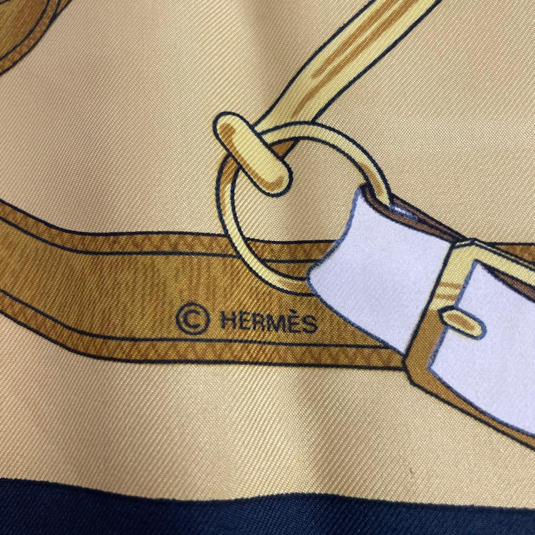 HERMES シルクスカーフ 金 黒
