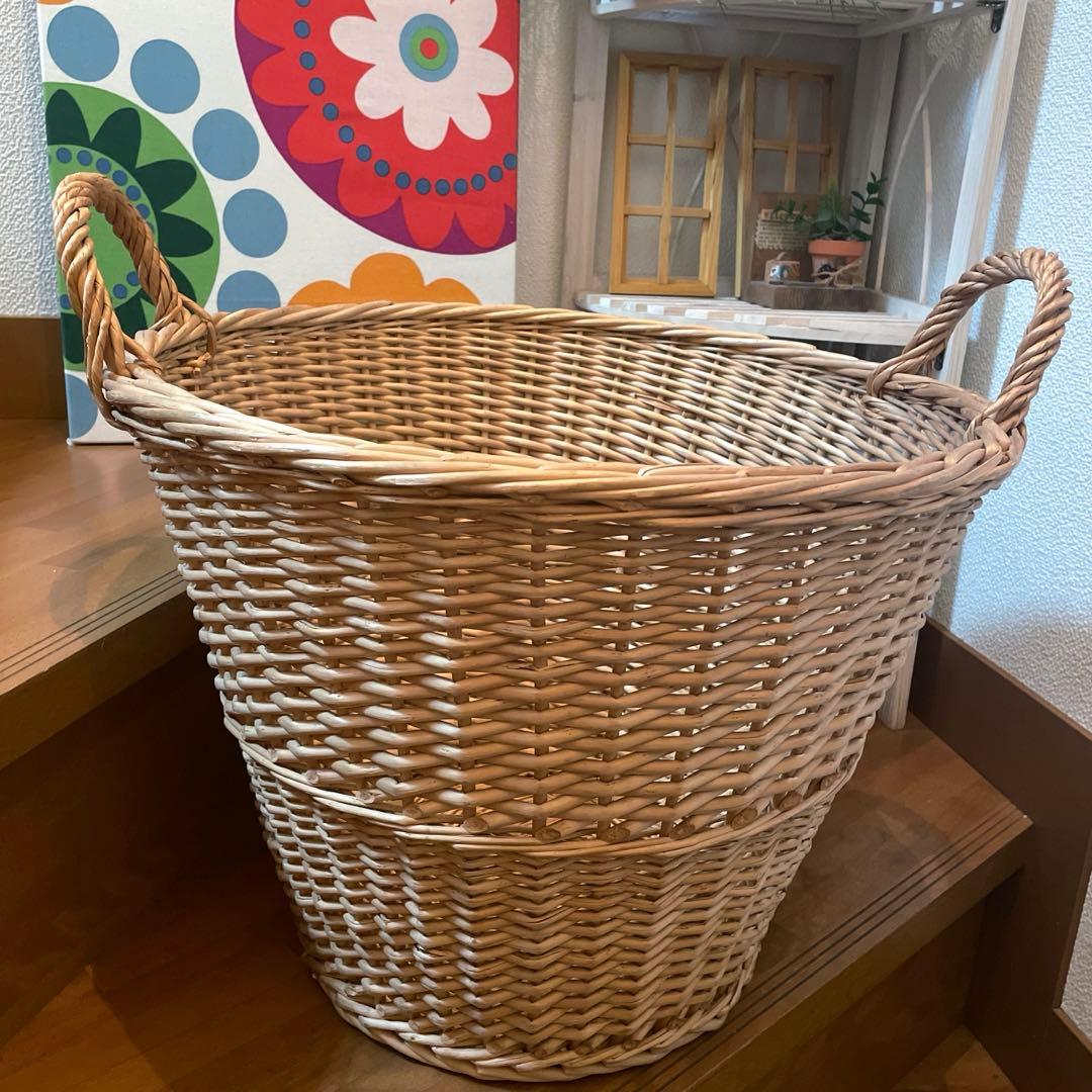 ナチュラル　カントリー　ラタンバスケット　籠　インテリア　洗濯バスケット収納カゴ