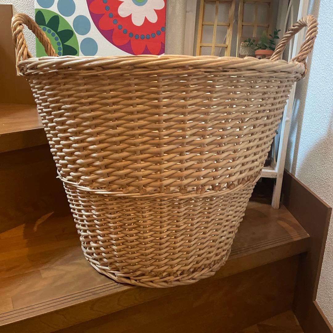 ナチュラル　カントリー　ラタンバスケット　籠　インテリア　洗濯バスケット収納カゴ