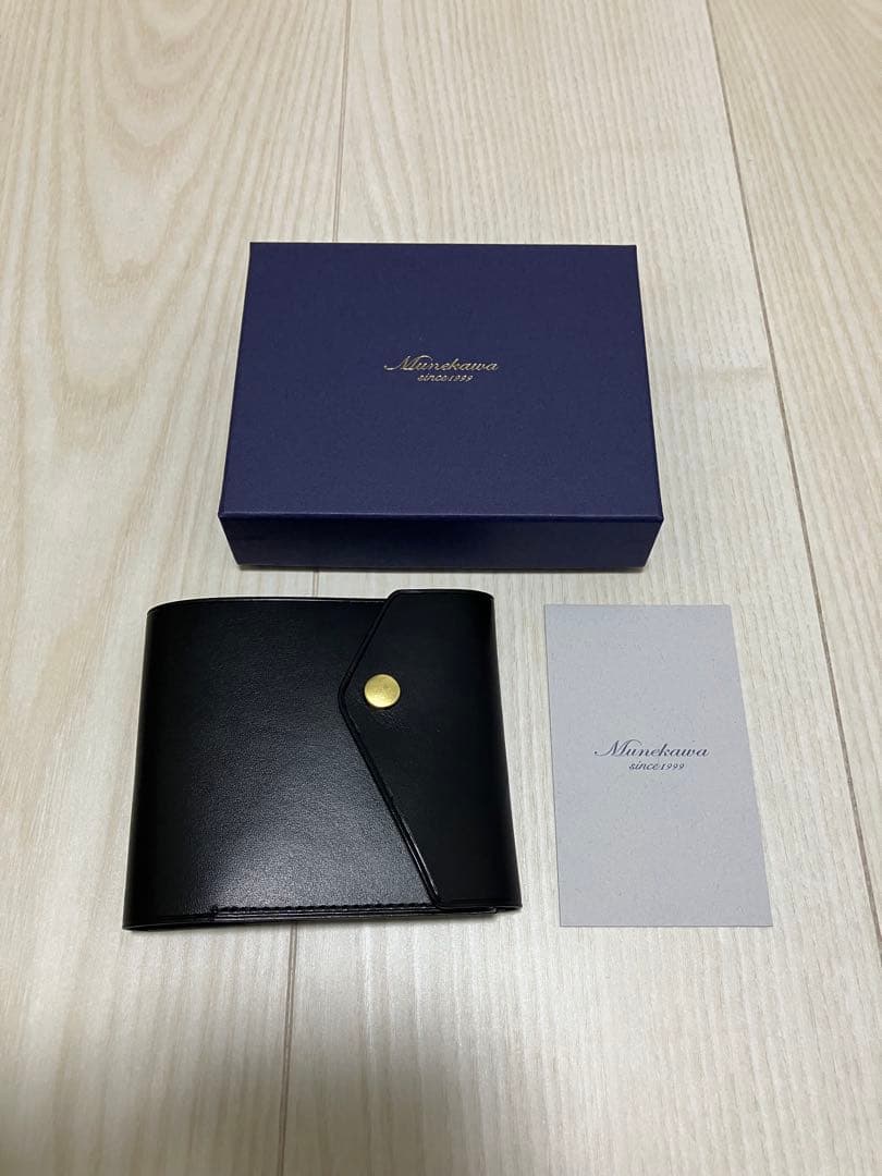 Munekawa　薄型二つ折り財布“Carriage”