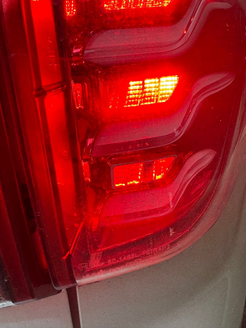 11-15y　フォードエクスプローラー用社外テールランプ