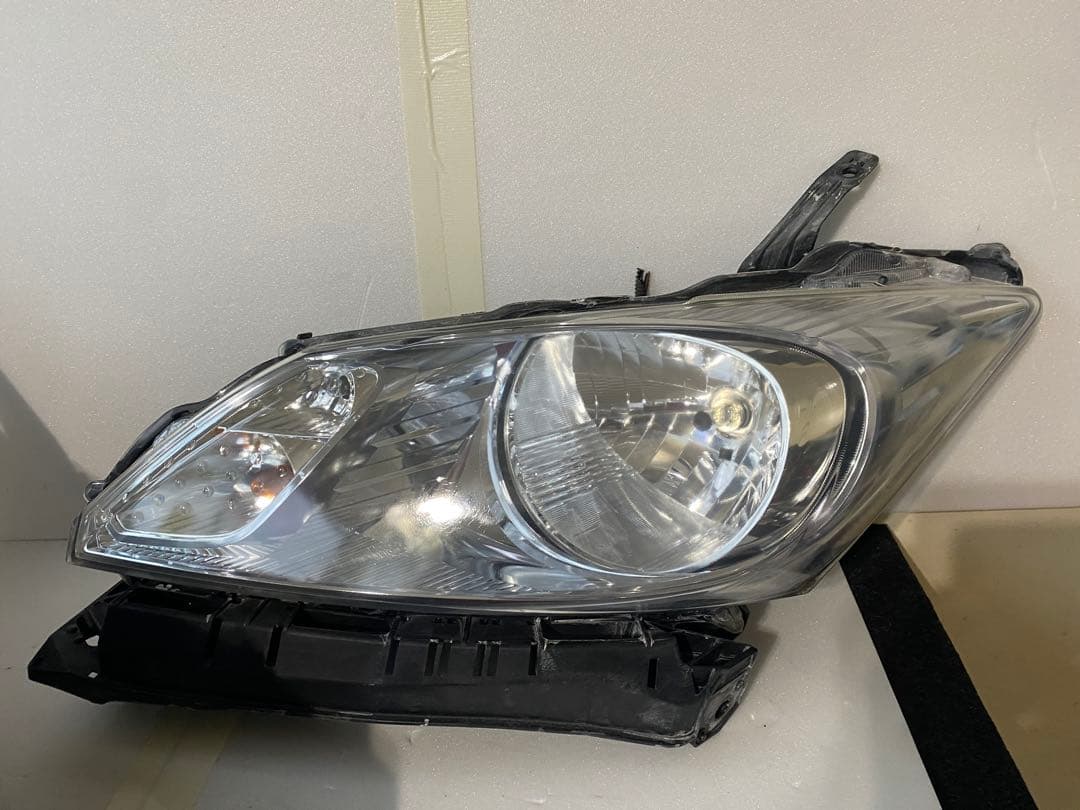 ホンダ フリード GB3/GB4 前期 純正ヘッドライト 左右セット ハロゲン