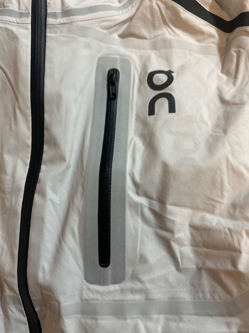 ON ウィンドブレーカー レディース