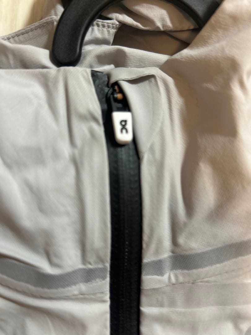 ON ウィンドブレーカー レディース