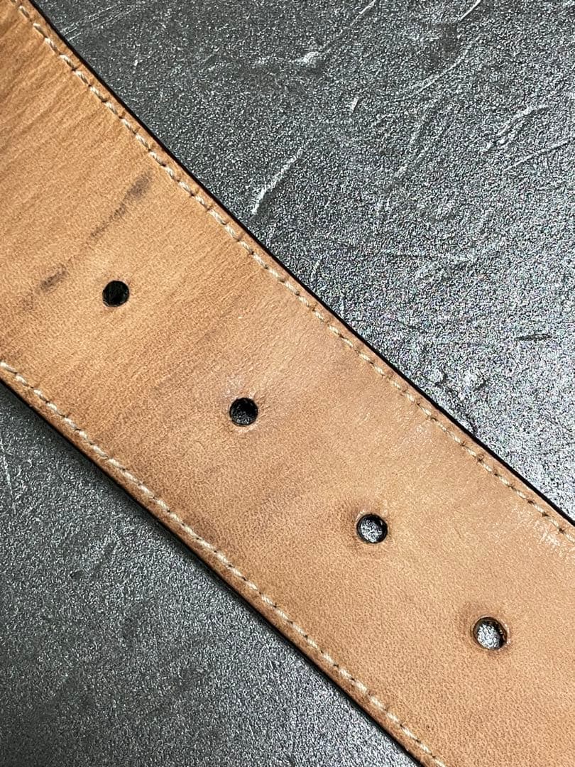 GUCCI ブラック レザーベルト GGパターン