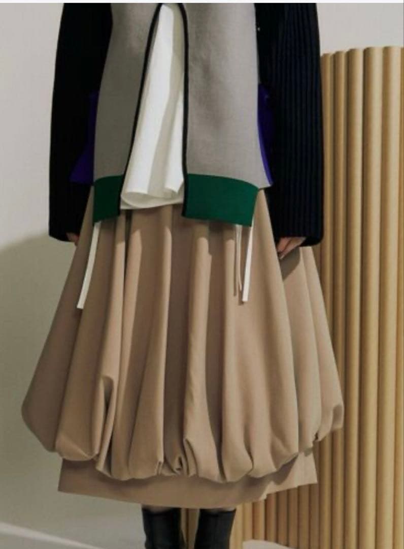 UN3D. バルーンカットスカート　ベージュ