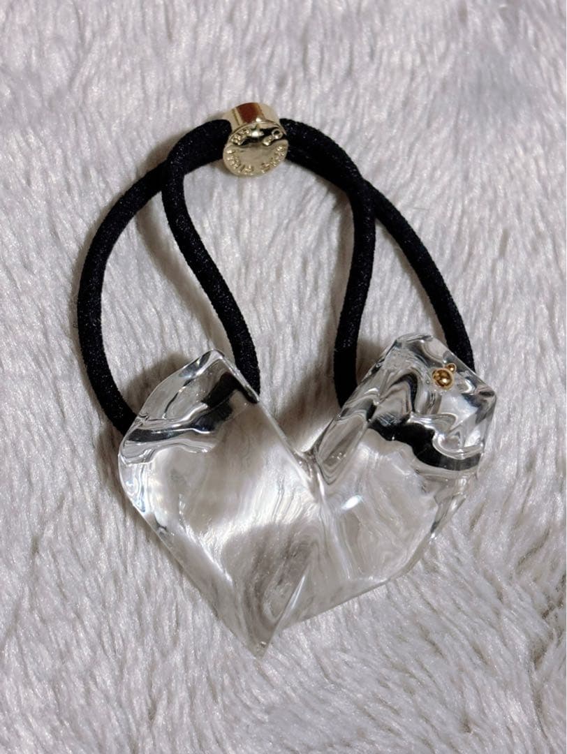 ハート ジェムポニー ラージ ウィズ アイコンスタッズ　ザヘアバートウキョウ