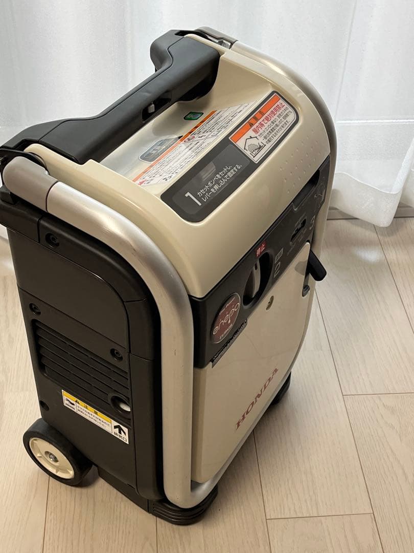 ケ*ン様 【ホンダ】 カセットボンベ式インバータ発電機 エネポ （EU9iGB）