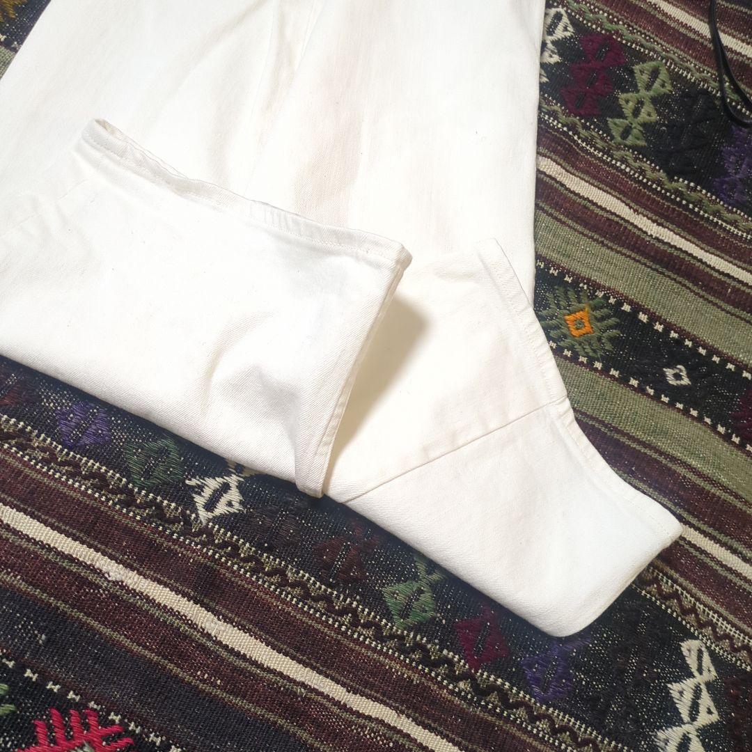 【美品】ヤヌーク　YANUK Laura カーブテーパードデニム　ホワイト　24