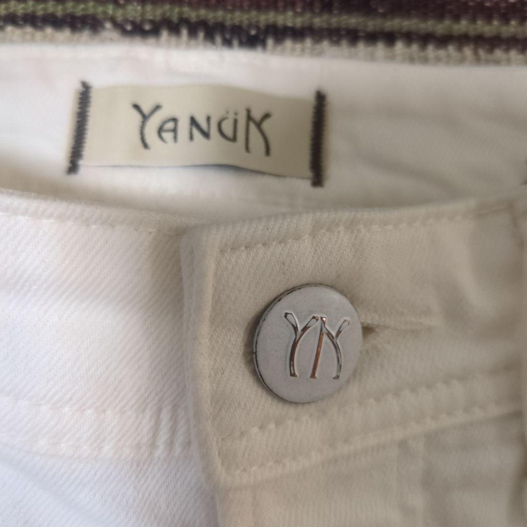 【美品】ヤヌーク　YANUK Laura カーブテーパードデニム　ホワイト　24