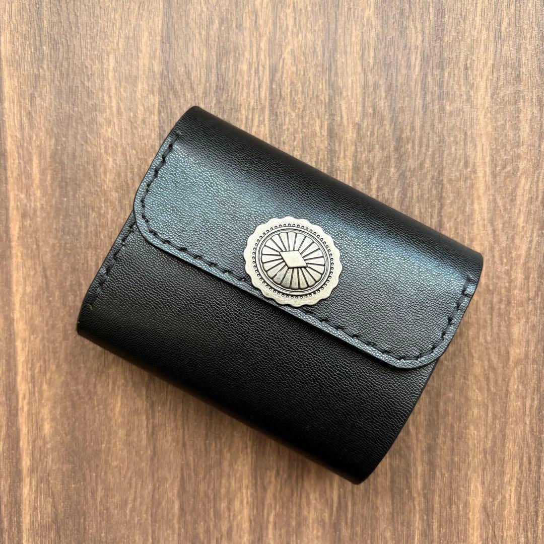 《コンチョ付き》三つ折りウォレット