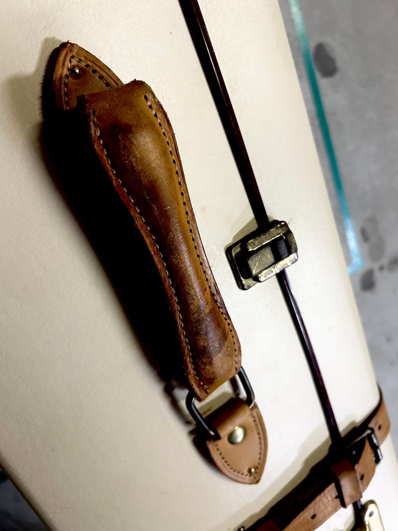 【定価45万円程】◆グローブトロッター人気のアイボリー/革バンド破れ