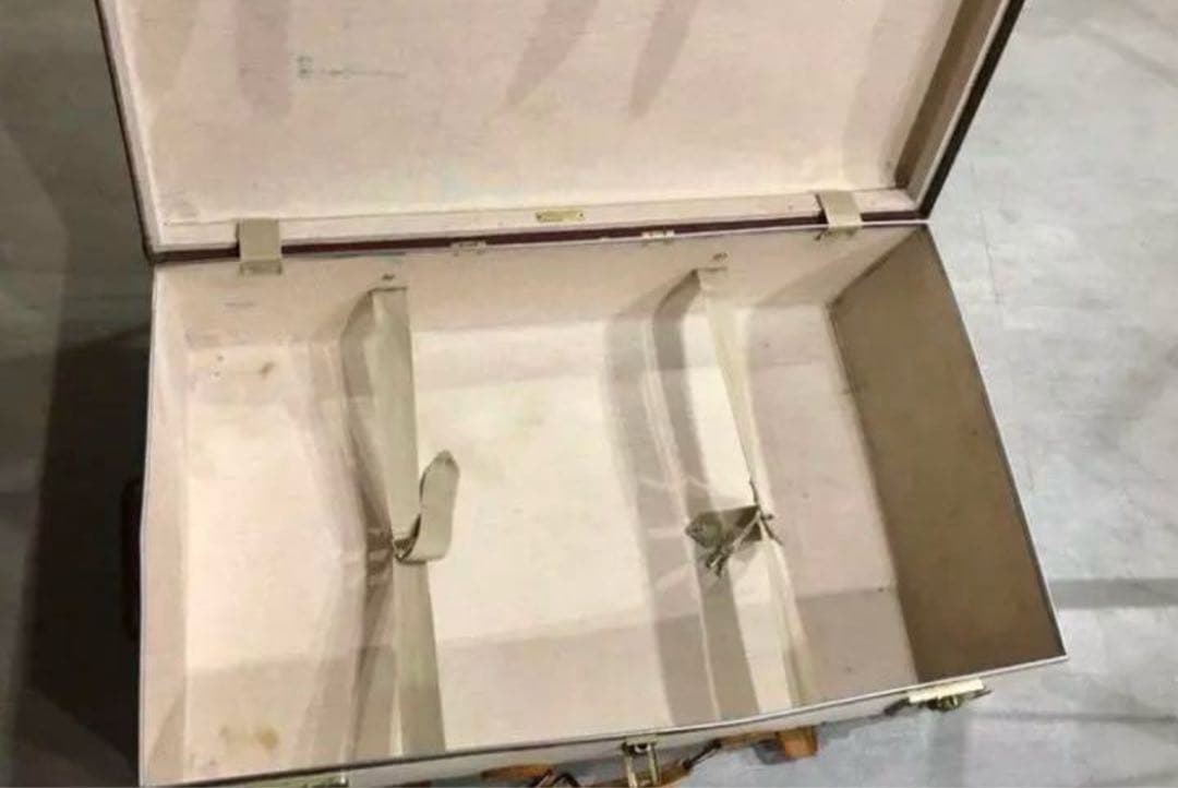 【定価45万円程】◆グローブトロッター人気のアイボリー/革バンド破れ