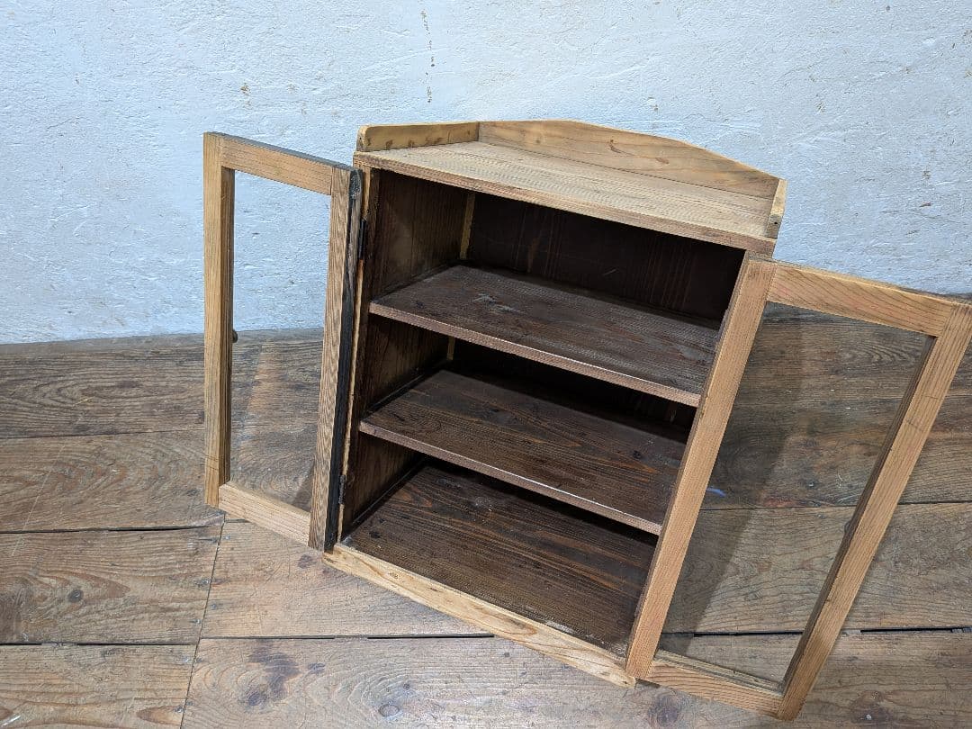 1120 アンティーク　杉のガラスケース　飾り棚　収納棚　キャビネット　レトロ