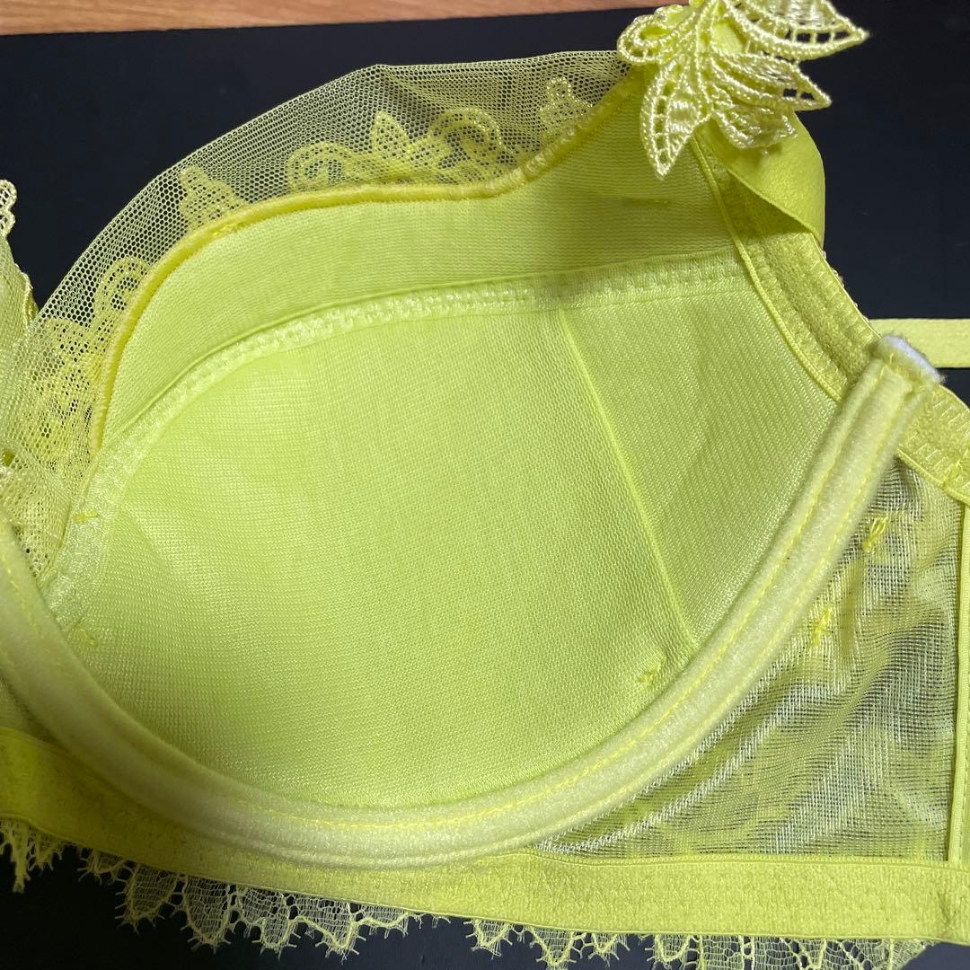 ワコール高級下着 Yue ユエ　 キャミソール&ブラジャー　セット