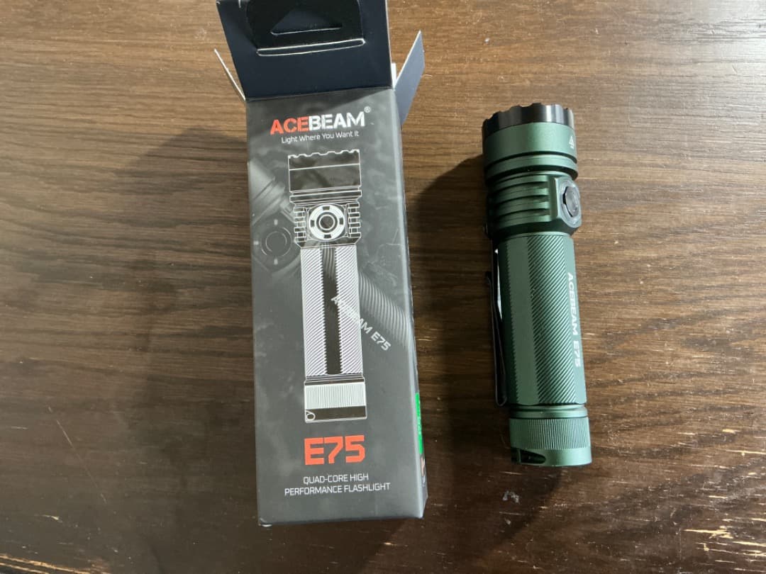 ACEBEAM E75 3000ルーメン　nichia519A