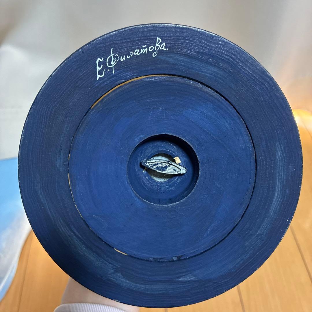 ロシア民芸品　木製のボトル入れ