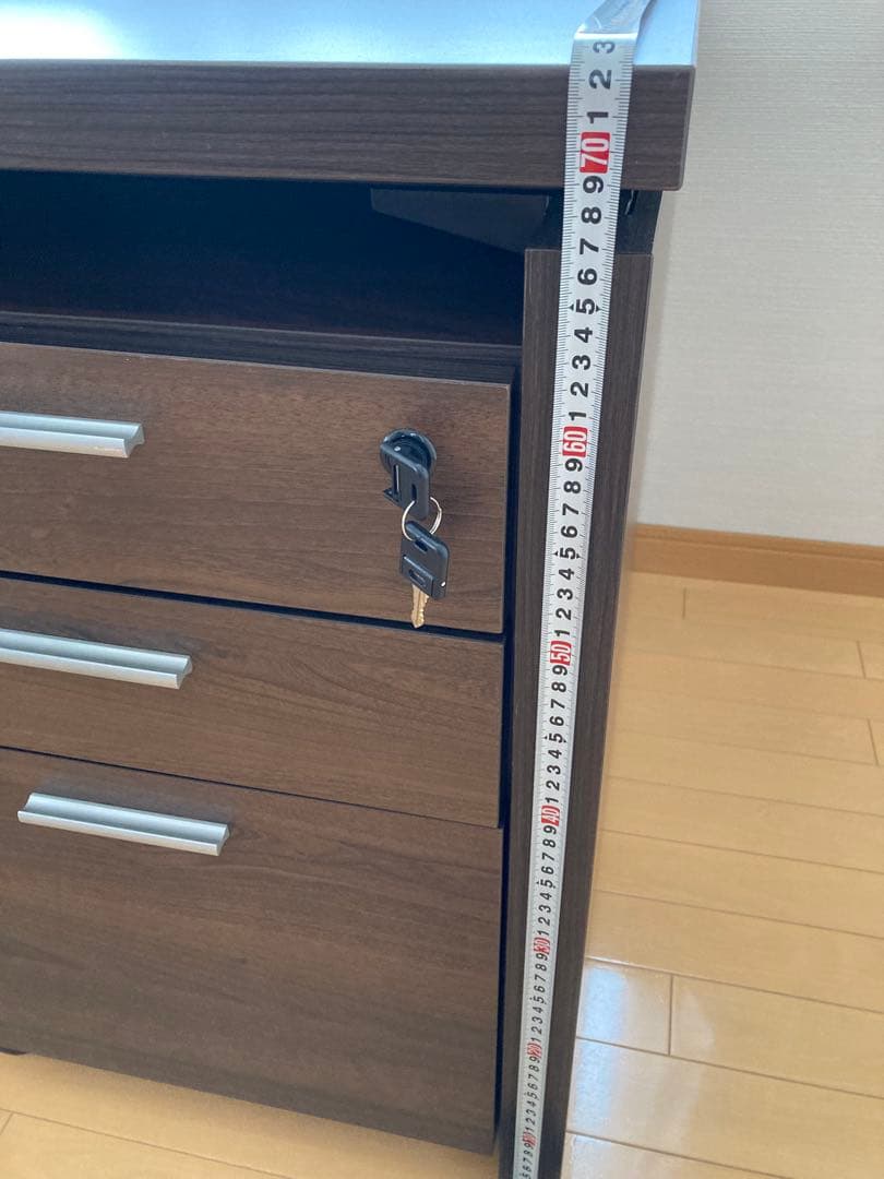 塚*本様 役員用平机、ダークブラウン色、独立キャスター引き出し付き(組立て要,バ