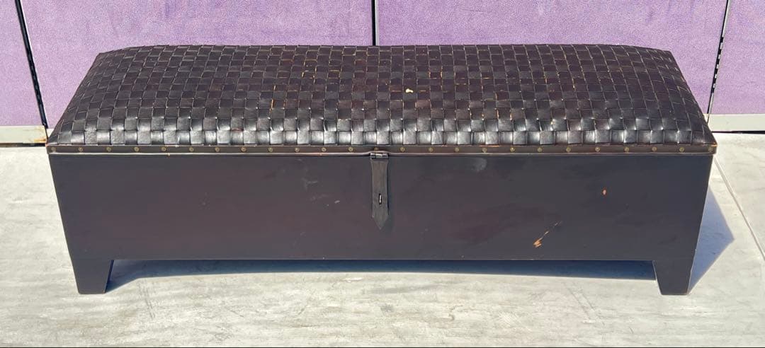 黒の編み込みデザイン収納ボックス茶色の編み込みレザーの収納ベンチまたはオットマン