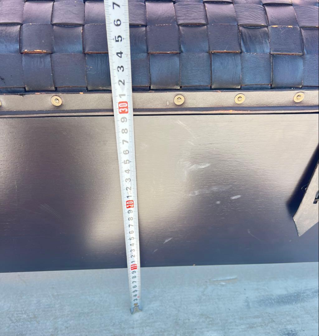 黒の編み込みデザイン収納ボックス茶色の編み込みレザーの収納ベンチまたはオットマン