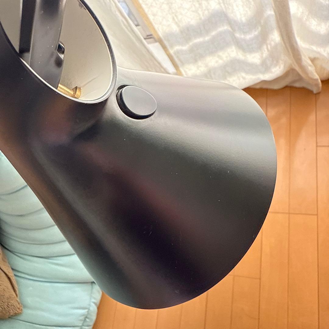 louis poulsen(ルイスポールセン) 「NJP Floor」ブラック