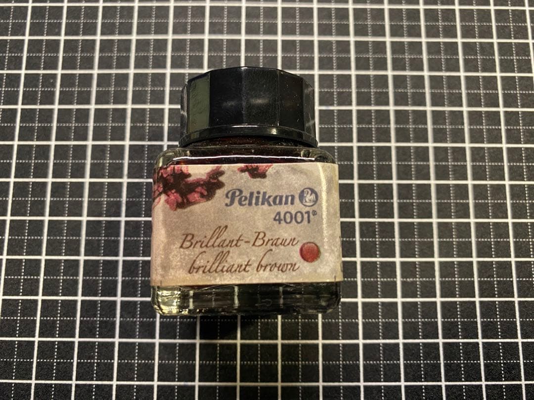 Pelikan Souveran M320 Pearl White 字幅M