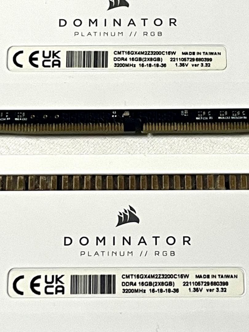 CORSAIR DOMINATOR 16GB DDR4 3200MHz メモリ