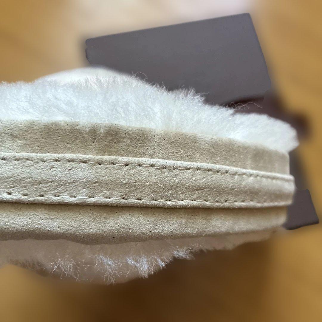 明日朝まで限定お値下げ中☺︎新品未使用♡UGG シープスキン　イヤーマフ　サンド