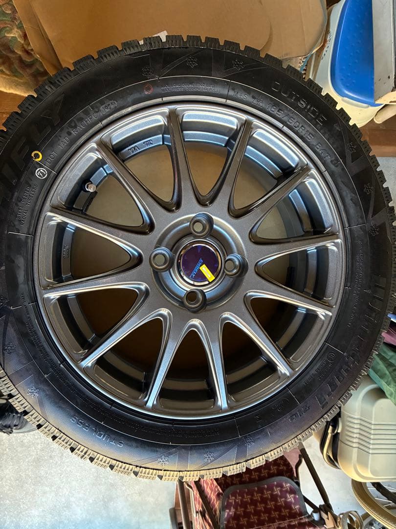 【新品未使用】2025年製スタッドレスタイヤ185/60R15 4本セット