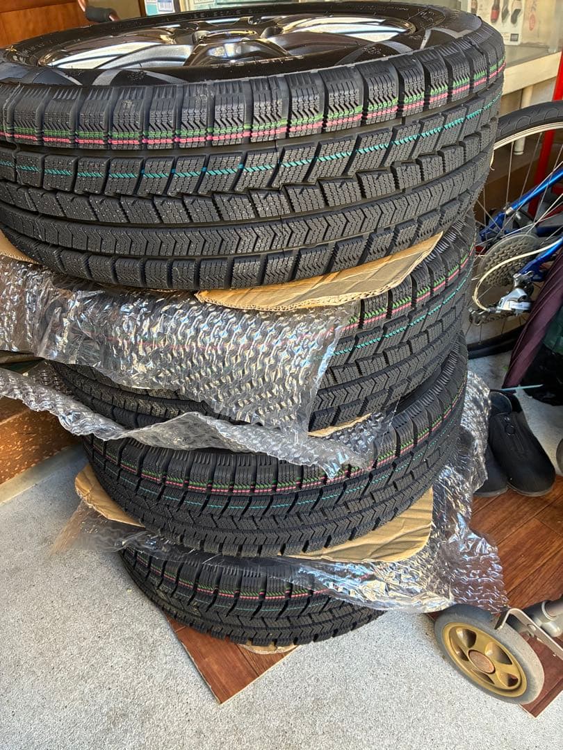 【新品未使用】2025年製スタッドレスタイヤ185/60R15 4本セット