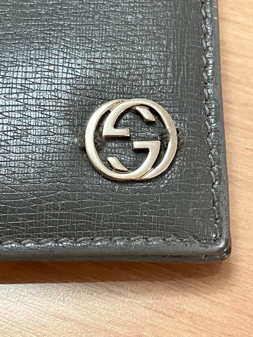 Gucci グレー 二つ折り財布