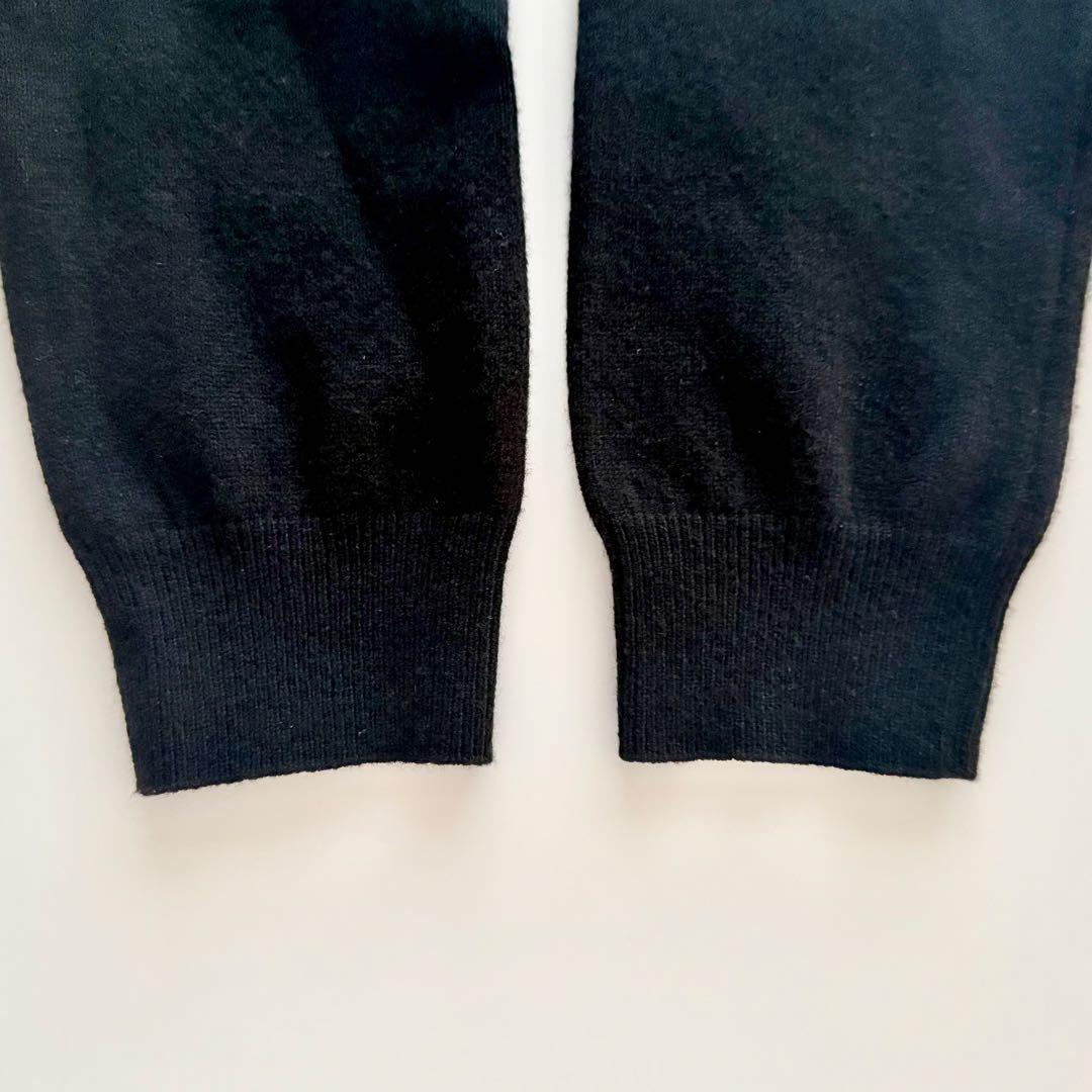 美品　PLAY COMME des GARCONS 薄手 Vネックセーター