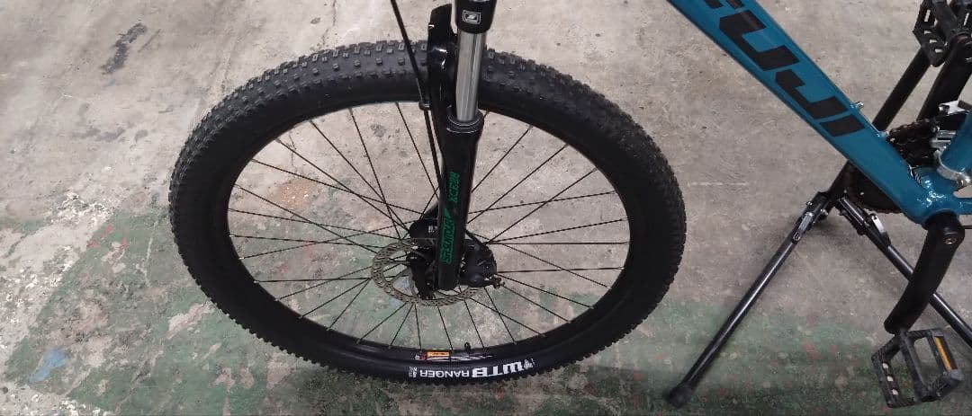 【引取のみ】FUJI NEVADA 27.5 1.9 マウンテンバイク☆美品☆