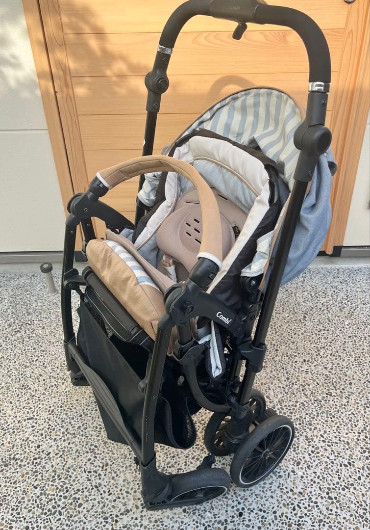 【生後1ヶ月より使用可】Combi ベビーカー スゴカルSwitch plus
