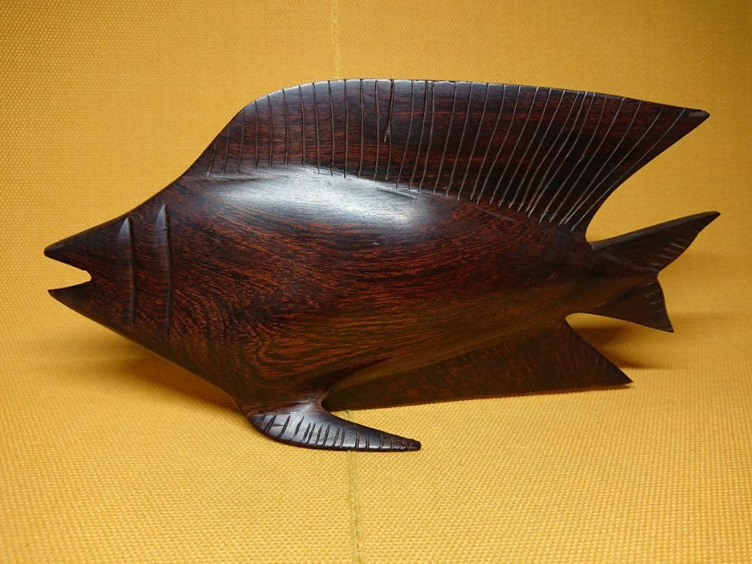 【美品】サカナ　魚　木彫　天然木　置物　インテリア　工芸品　美術品　A3221