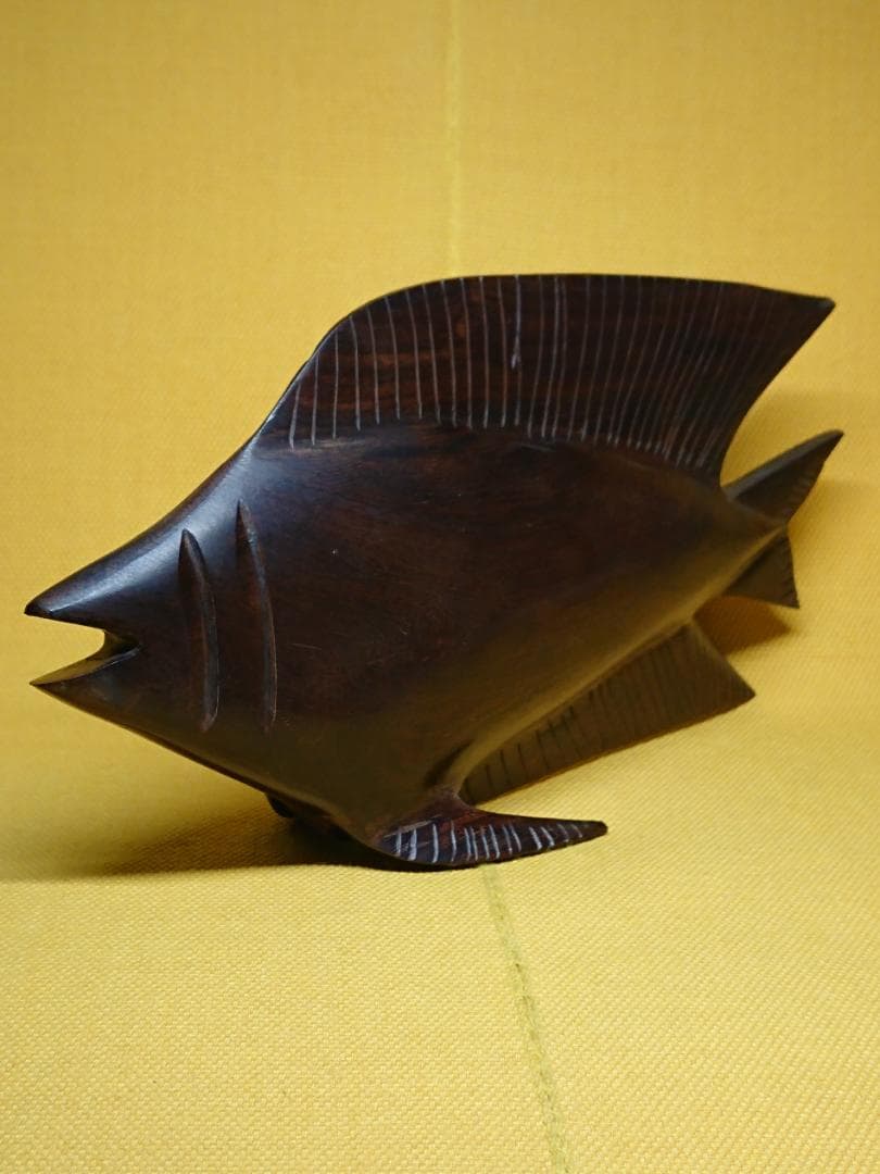 【美品】サカナ　魚　木彫　天然木　置物　インテリア　工芸品　美術品　A3221